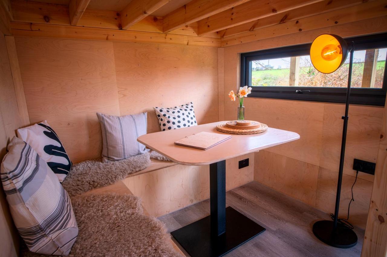 Luxury Glamping Cabin With Outdoor Bath On Cornish Flower Farm Truro Exterior foto