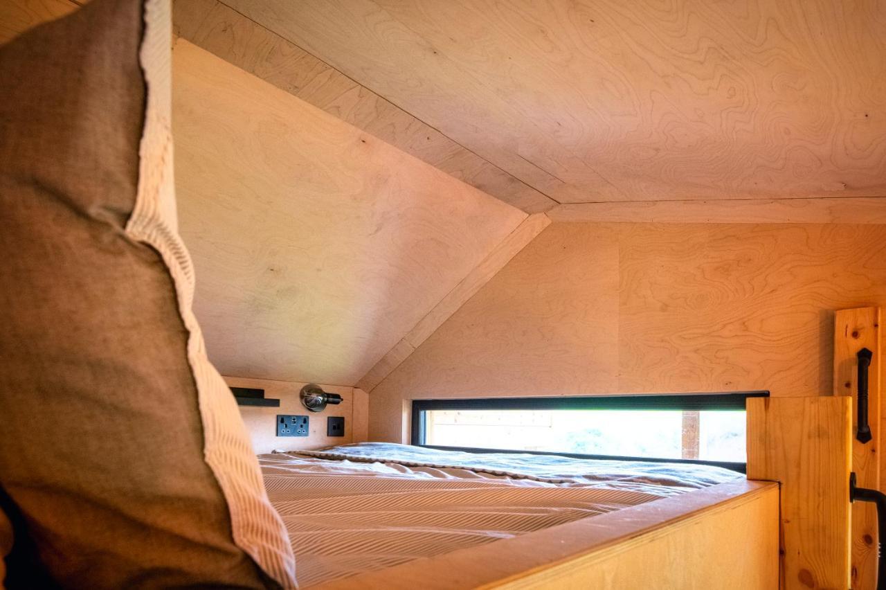Luxury Glamping Cabin With Outdoor Bath On Cornish Flower Farm Truro Exterior foto