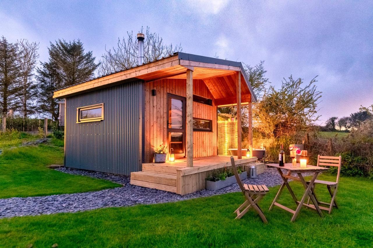 Luxury Glamping Cabin With Outdoor Bath On Cornish Flower Farm Truro Exterior foto