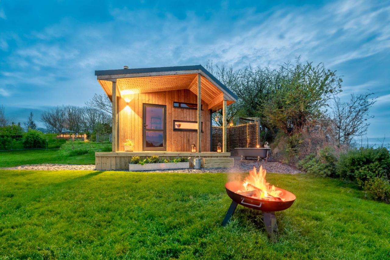 Luxury Glamping Cabin With Outdoor Bath On Cornish Flower Farm Truro Exterior foto