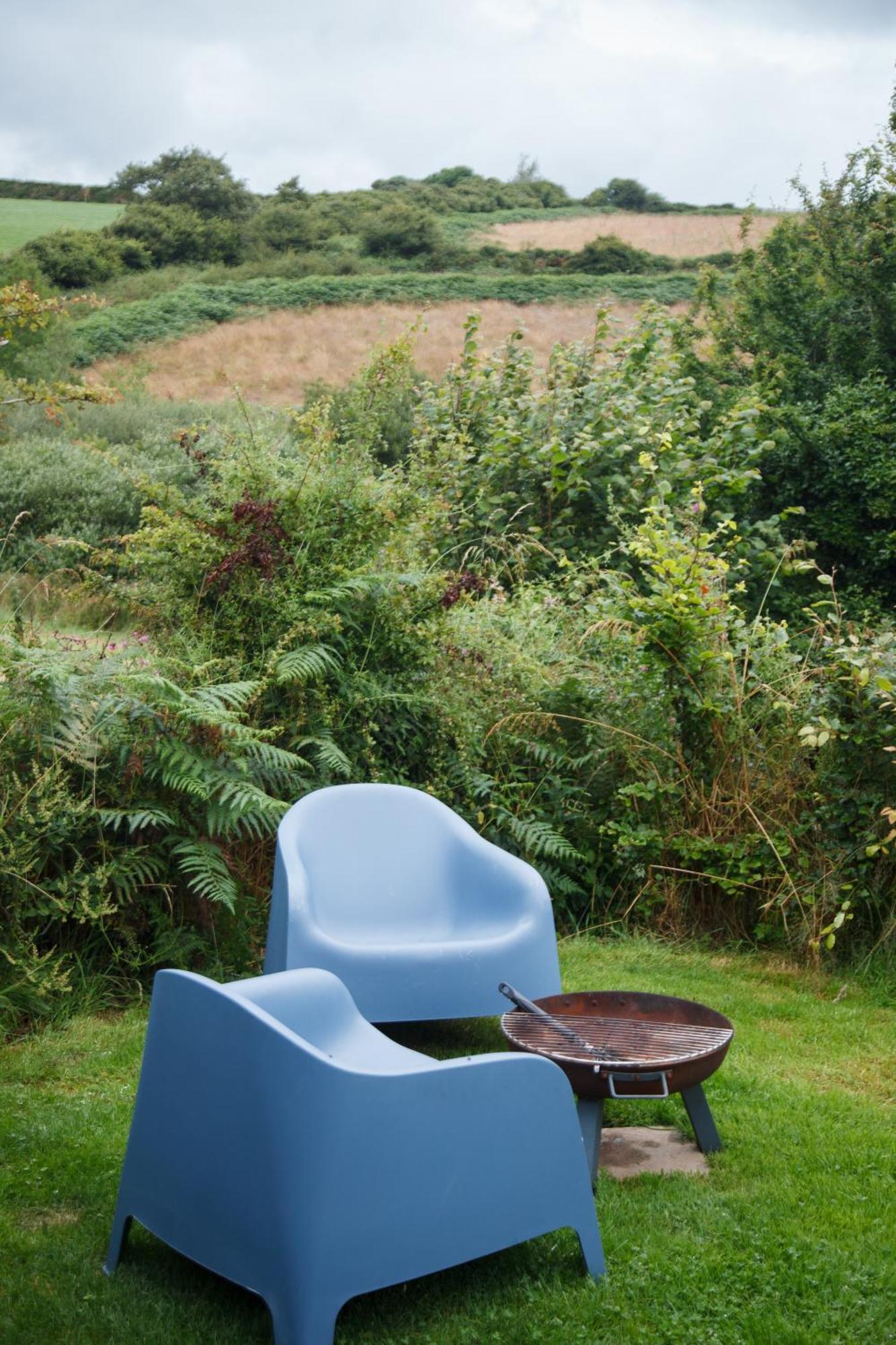 Luxury Glamping Cabin With Outdoor Bath On Cornish Flower Farm Truro Exterior foto